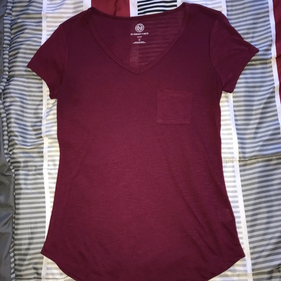 4 Shirts Size Medium - Picture 3 of 6